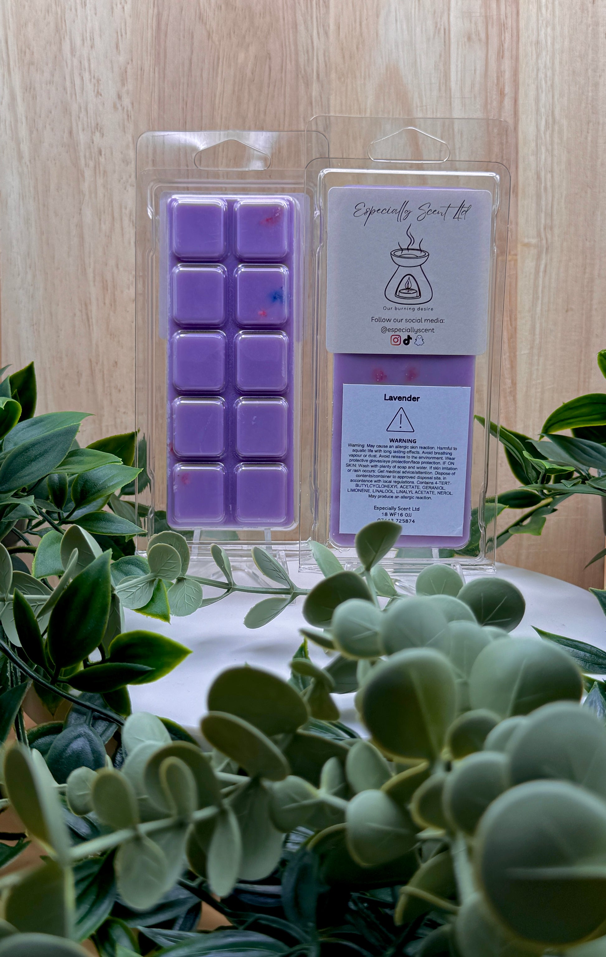 Hand-poured wax melt in a stylish clamshell container, designed to fill your space with a long-lasting, luxurious fragrance. Ideal for use in wax warmers to create a cozy and inviting atmosphere. Scent notes include: Top notes are Lavender, Bergamot and Mint; middle notes are Clove, Lily-of-the-Valley and Cinnamon; base notes are Amber, Patchouli and Myrrh.