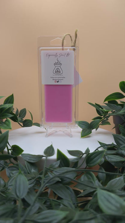 Hand-poured wax melt in a stylish clamshell container, designed to fill your space with a long-lasting, luxurious fragrance. Ideal for use in wax warmers to create a cozy and inviting atmosphere. Scent notes include: A sweet fruity mixed berry accord with hints of fresh strawberry's, juicy, ripe blackcurrants, delicious blackberries and crisp green apples all sprinkled with a dusting of sweet sugar.