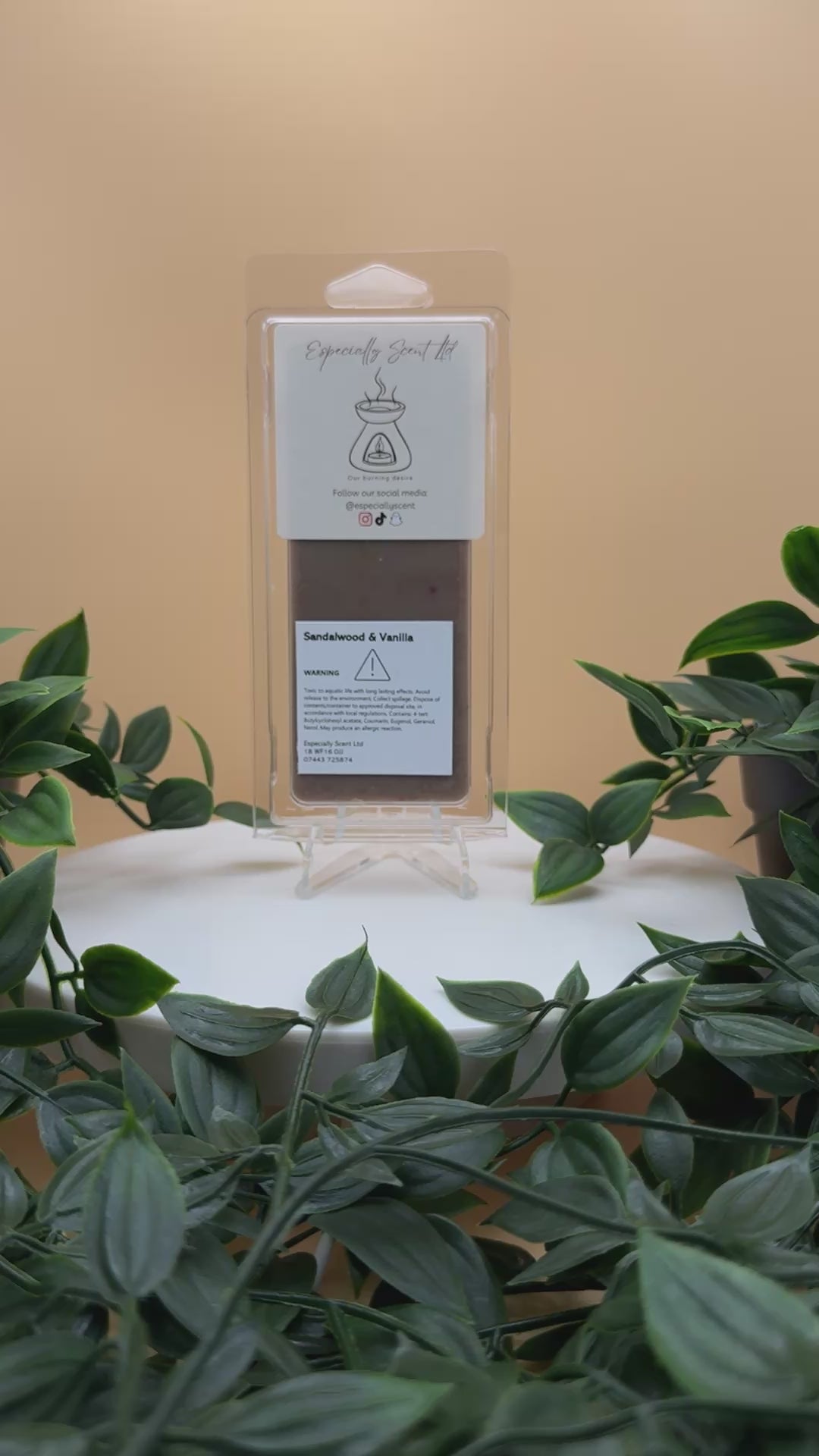 Hand-poured wax melt in a stylish clamshell container, designed to fill your space with a long-lasting, luxurious fragrance. Ideal for use in wax warmers to create a cozy and inviting atmosphere. Scent notes include: A woody fragrance with dominant notes of sandalwood, leading to further woody nuances of cedarwood resting on a substantive vanilla base.
