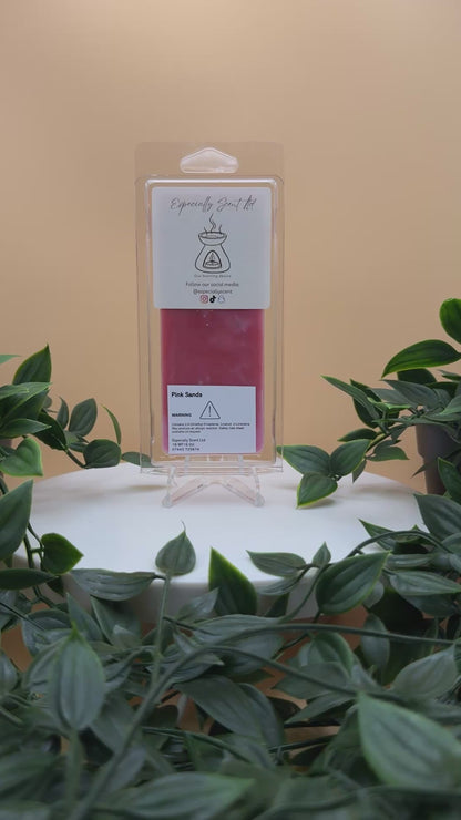Hand-poured wax melt in a stylish clamshell container, designed to fill your space with a long-lasting, luxurious fragrance. Ideal for use in wax warmers to create a cozy and inviting atmosphere. Scent notes include: Pink Sands is a exotic island escape, a beautiful mix of bright citrus, sweet florals and spicy vanilla notes.