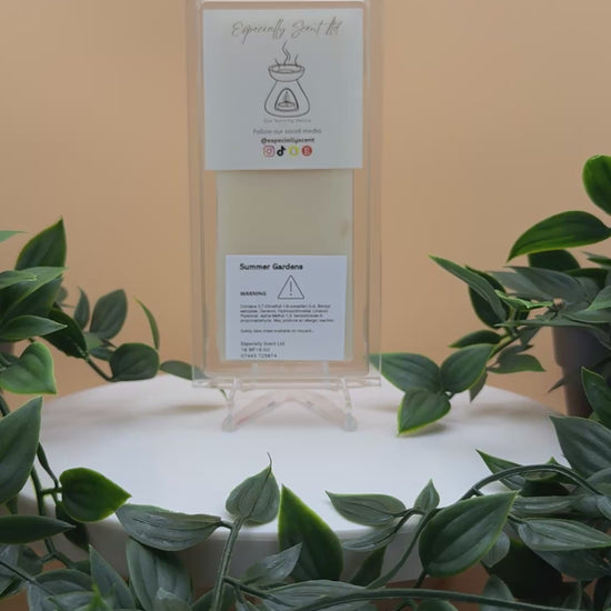 Hand-poured wax melt in a stylish clamshell container, designed to fill your space with a long-lasting, luxurious fragrance. Ideal for use in wax warmers to create a cozy and inviting atmosphere. Scent notes include: A bright fruity floral opening with breezy aldehydes, orchard fruits and red berries leading to a profusion of florals including jasmine, lily, violet and rose supported by a background of sweet vanilla and soft musks.