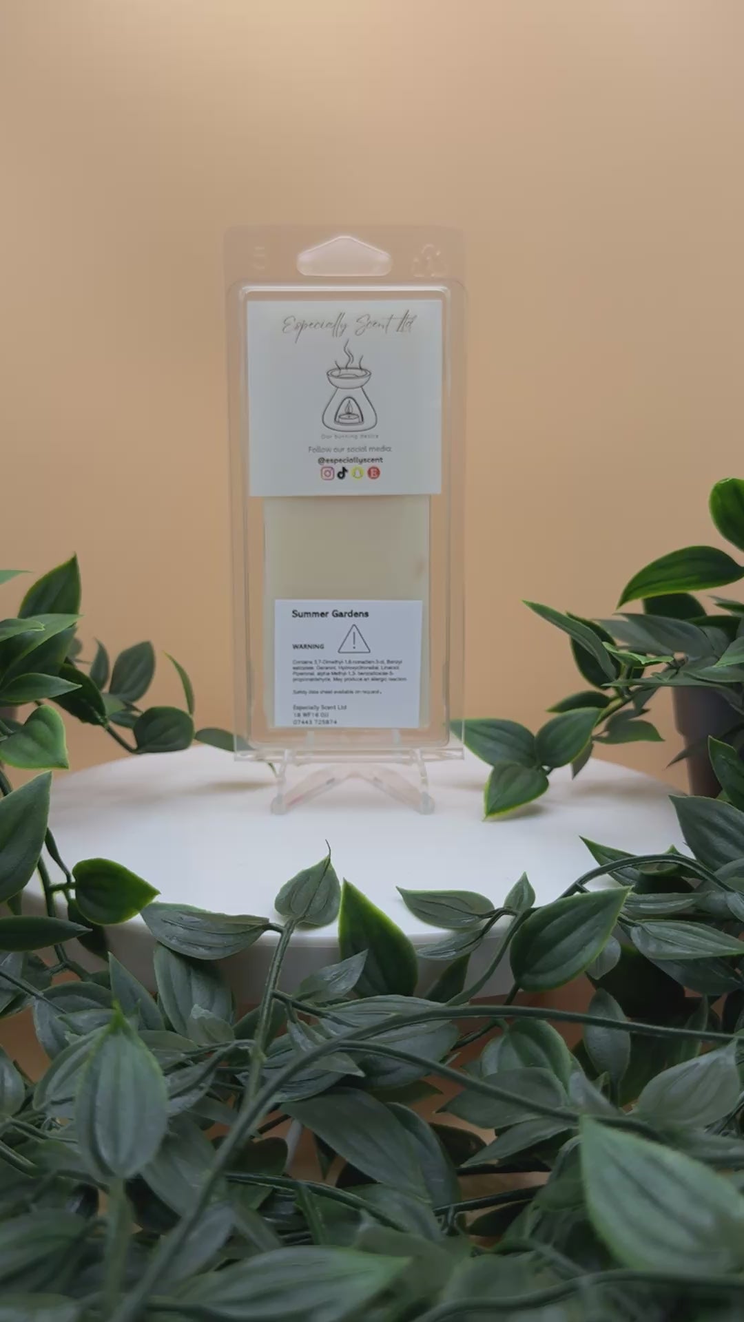 Hand-poured wax melt in a stylish clamshell container, designed to fill your space with a long-lasting, luxurious fragrance. Ideal for use in wax warmers to create a cozy and inviting atmosphere. Scent notes include: A bright fruity floral opening with breezy aldehydes, orchard fruits and red berries leading to a profusion of florals including jasmine, lily, violet and rose supported by a background of sweet vanilla and soft musks.